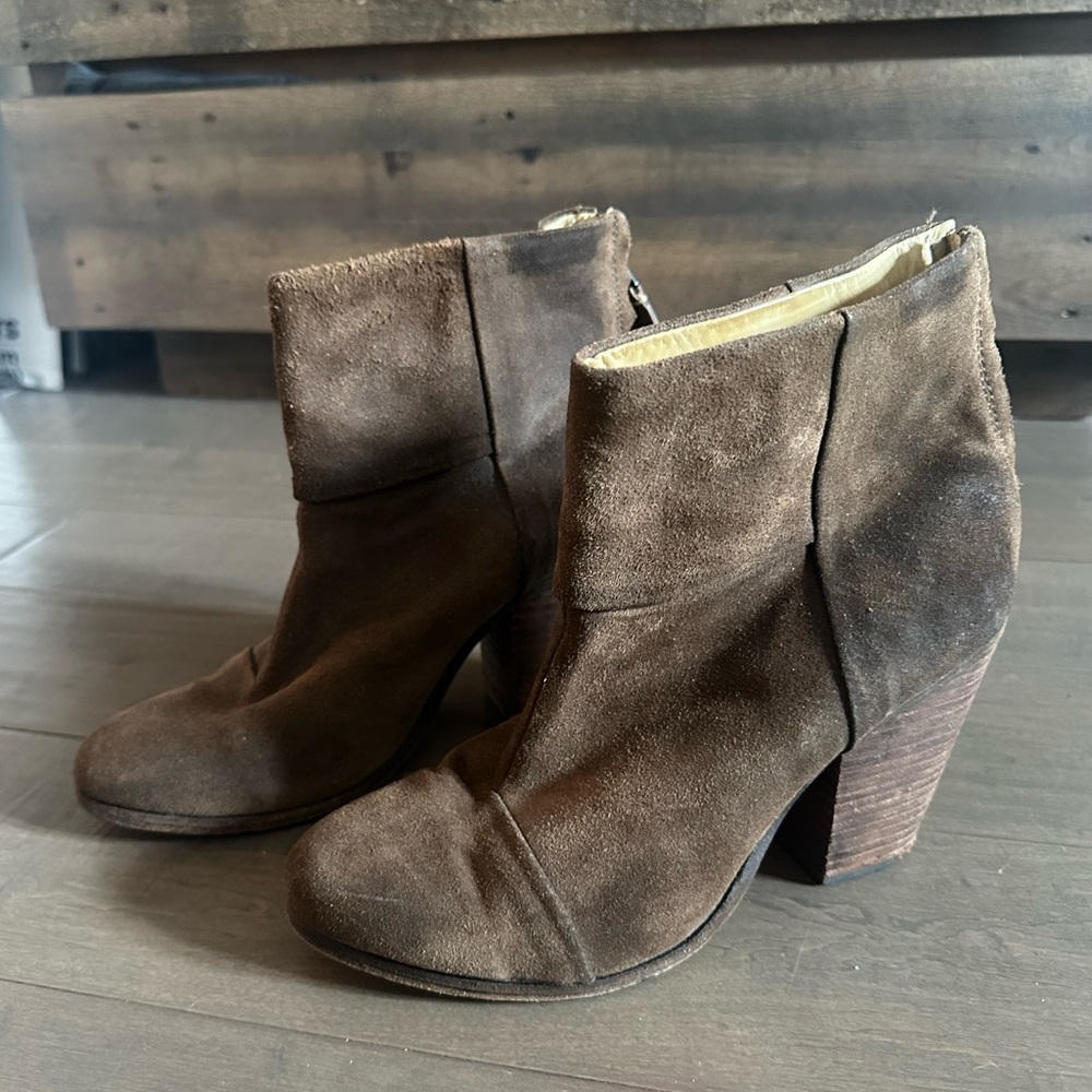 Rag & Bone classic newbury bootie in great condition, barely worn.